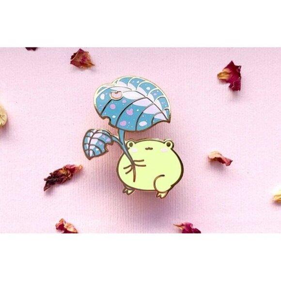 Gogo the Frog Leaf Umbrella Enamel Pin - RARE Gold Plated Brooch & Jewelry - Picture 8 of 9